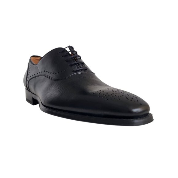 Magnanni Medallion Toe Loafers in Black Men's Size 9